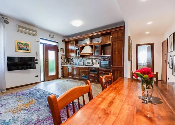 *Vivere In Arte* Near Theairport